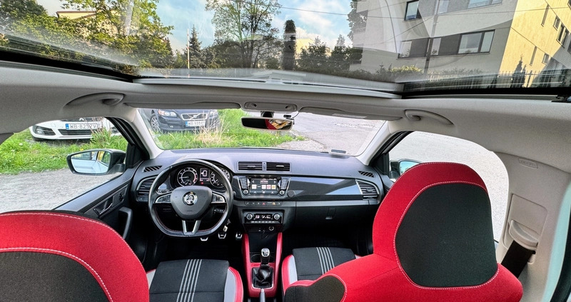 Skoda Fabia cena 52500 przebieg: 65500, rok produkcji 2017 z Warszawa małe 121